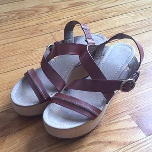 Fossil platform sandals